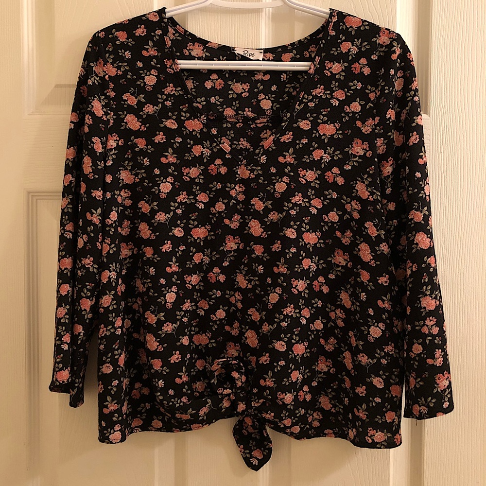 NWOT “Ripe” Floral Tie Front V-Neck Blouse